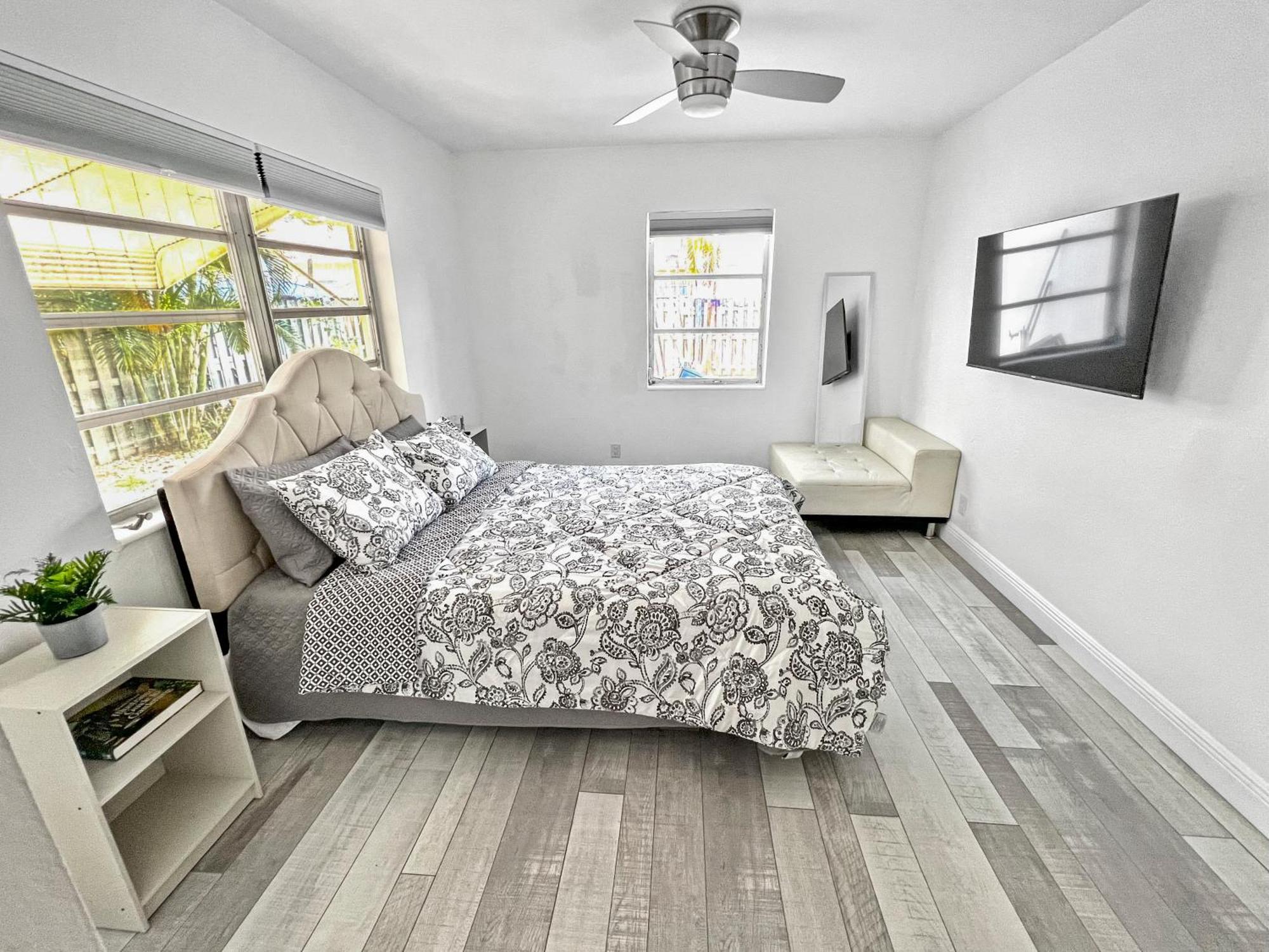 Stylish & Cozy Escape Near The Beach- Free Parking, Backyard, Private, Bbq Pompano Beach Exterior foto