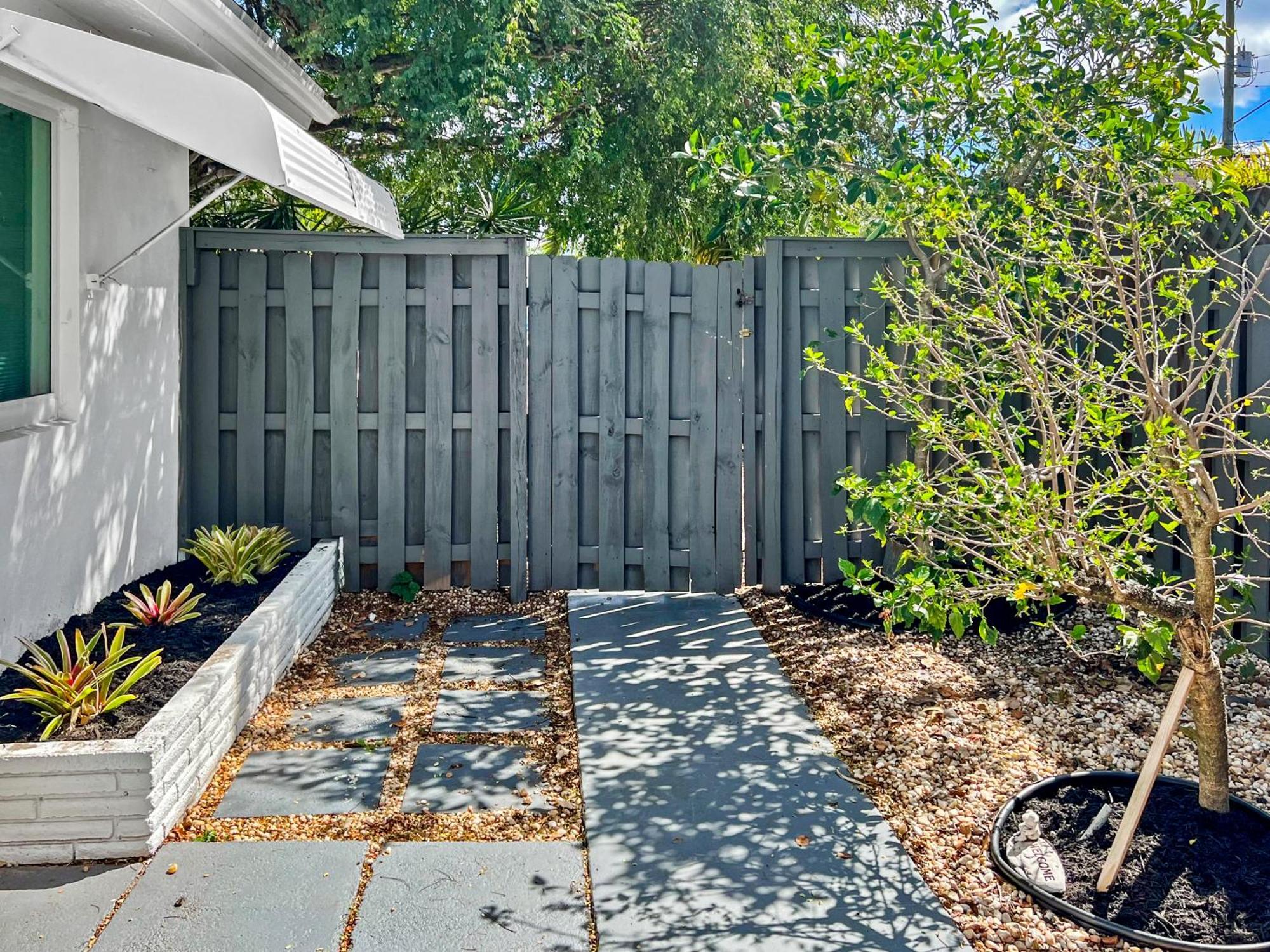 Stylish & Cozy Escape Near The Beach- Free Parking, Backyard, Private, Bbq Pompano Beach Exterior foto
